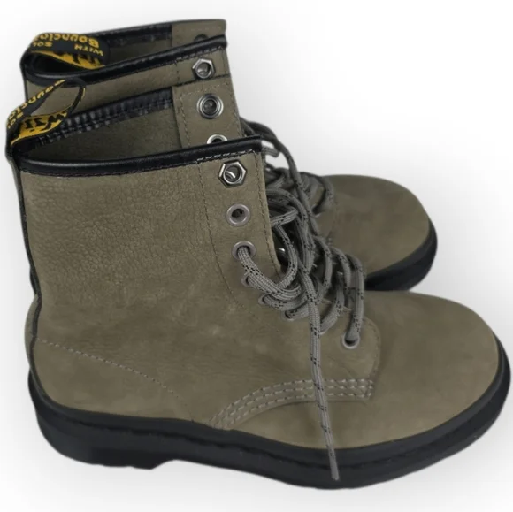 Dr. Martens 1460 Milled Nubuck Leather Ankle Boots Grey US Mens 4 / Womens 5 New